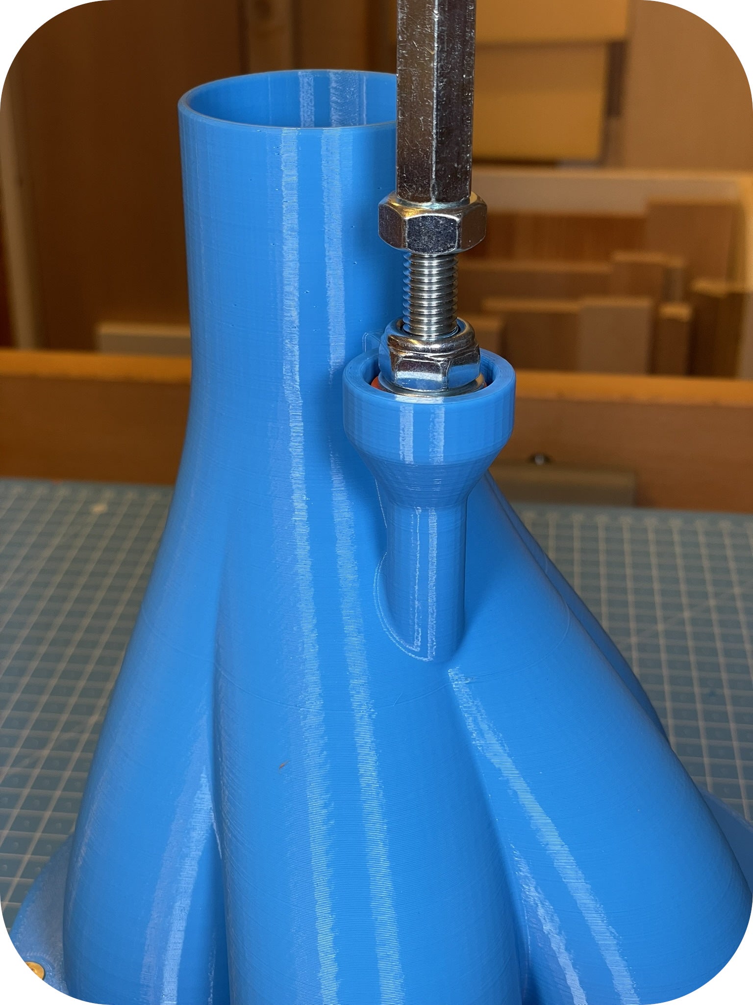 Blastgate in Blau - Verbindungsstelle zu Schalteinheit
