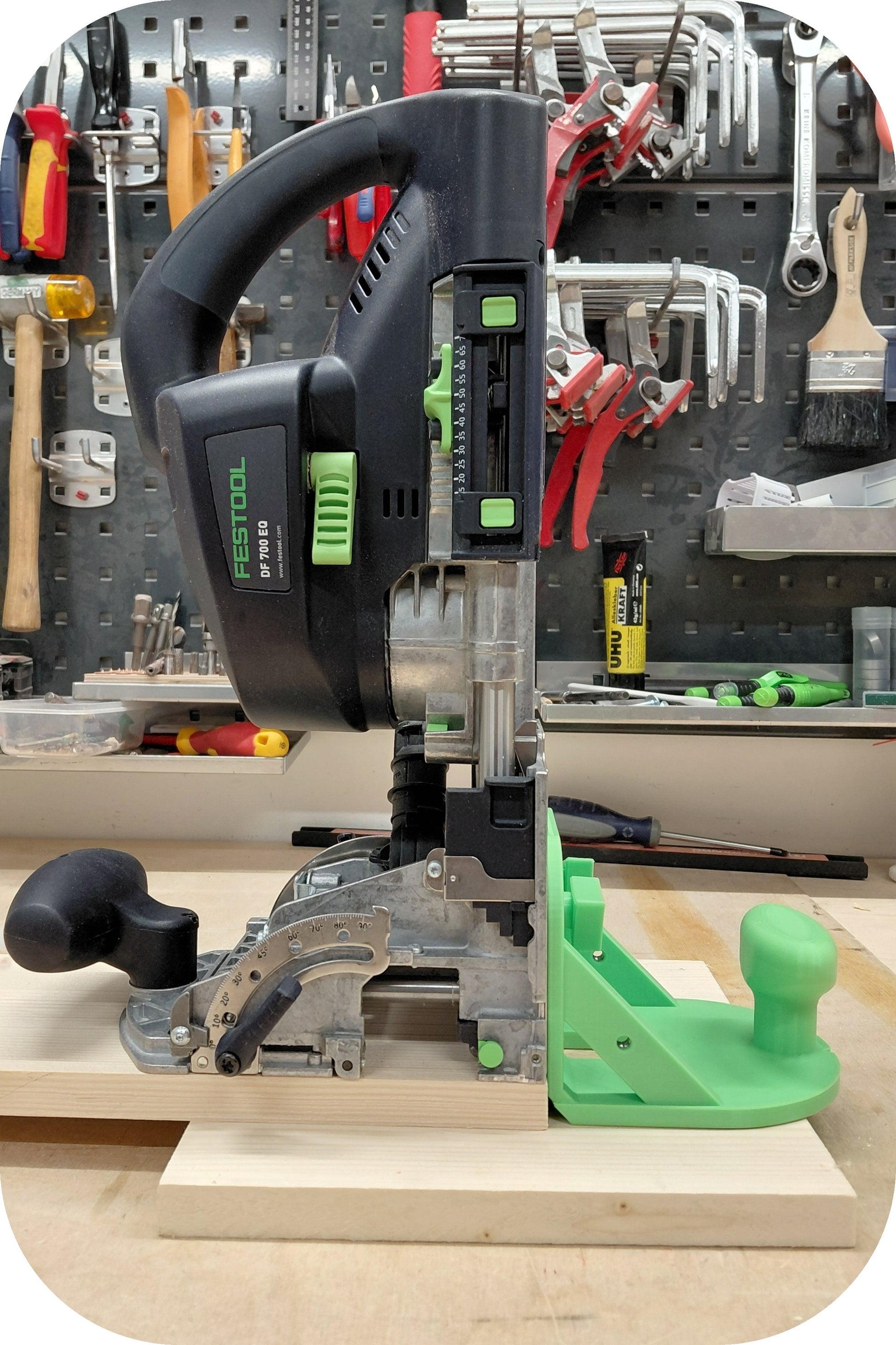 Festool Domino Flansch in Grün mit DF700 - angehoben