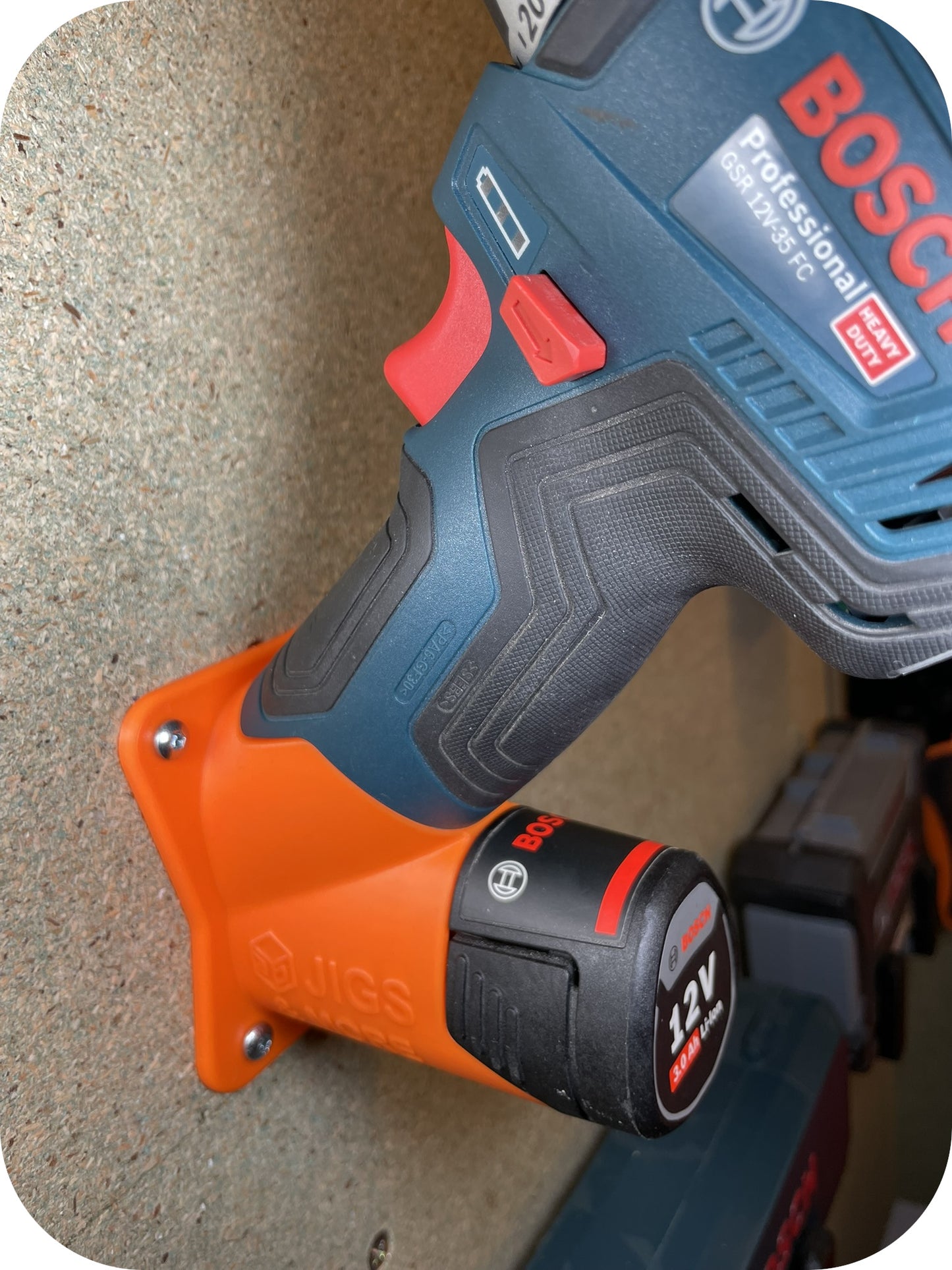 Halter mit BOSCH GSR montiert