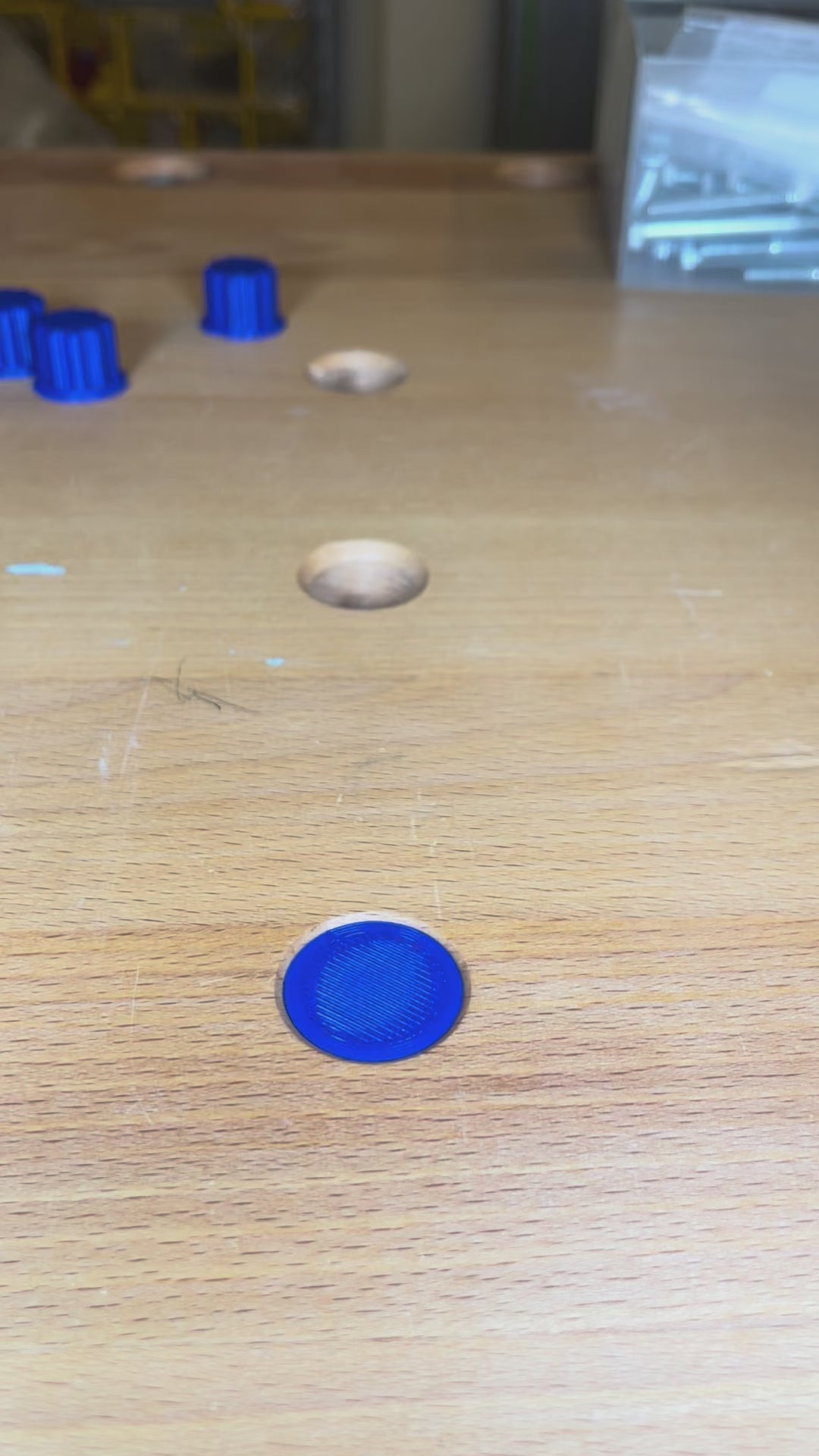 Bench Hole Plug - Herausholen mit Magnet